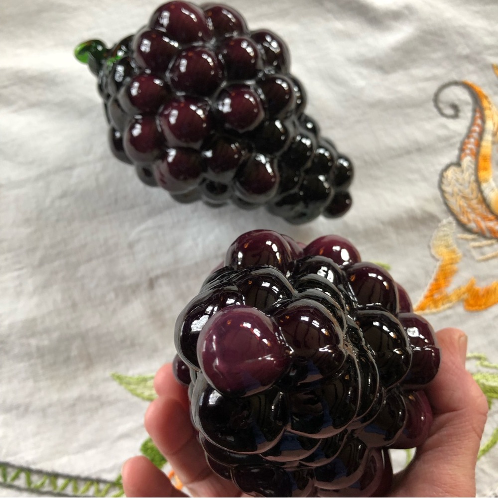 Vintage Set of Hand Blown Murano Style Art Glass Bunch of Grapes. Deep Amethyst - Picture 8 of 13